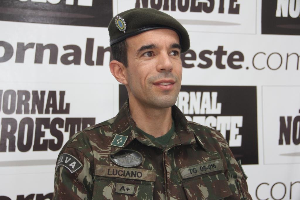 1º Sargento Luciano Almeida de Sousa assume a chefia do Tiro de...