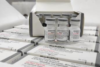 Saúde distribui vacina bivalente contra a Covid-19 para início da...