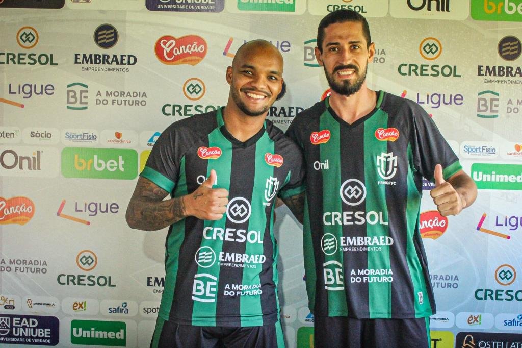 Maringá FC contrata o meia Cesinha, o atacante Pelezinho e o goleiro...