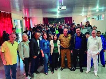 Colégio Estadual Costa Monteiro promove um diálogo entre alunos e...