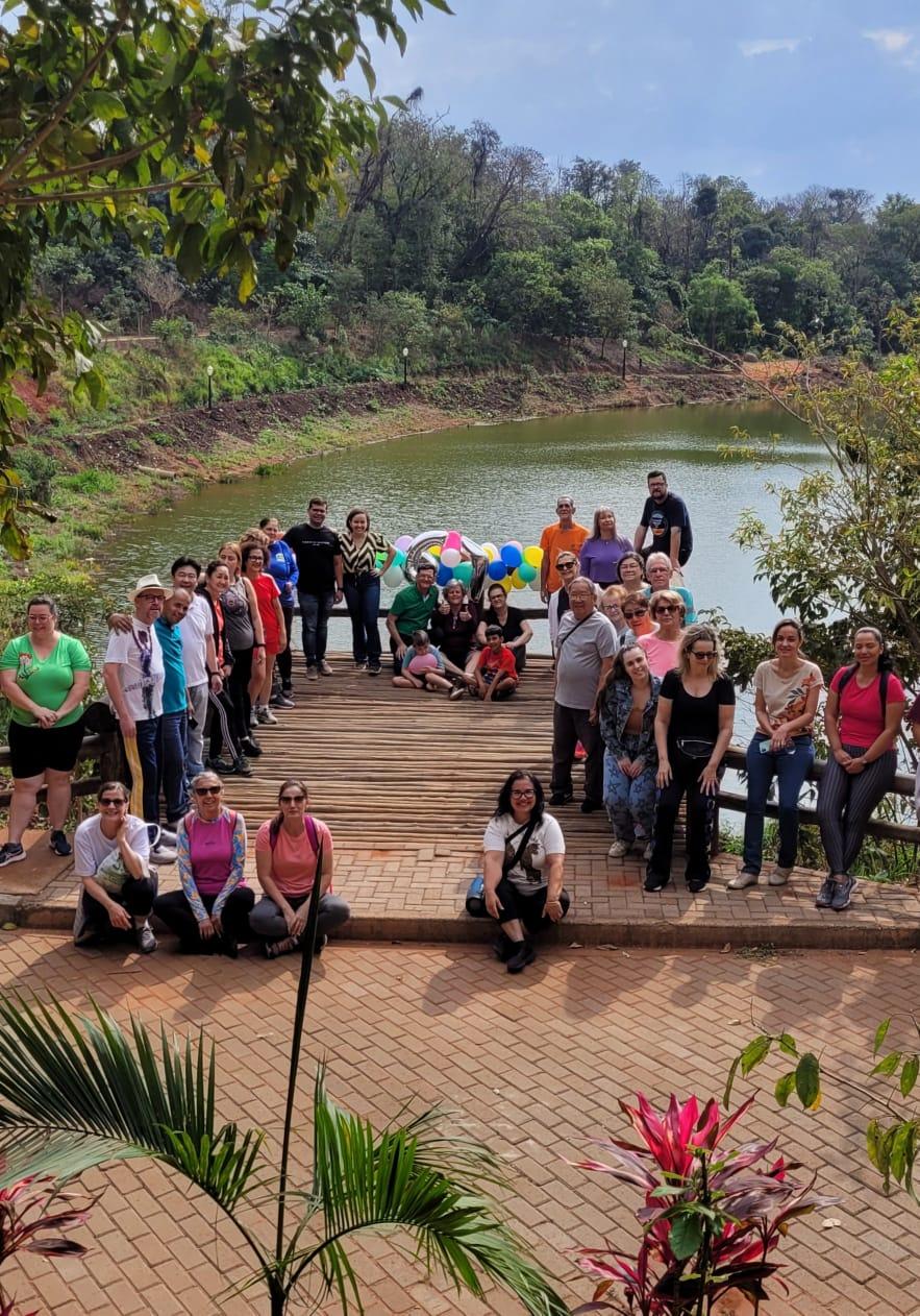 https://jornalnoroeste.com/uploads/images/2023/09/trilha-ecologica-dos-amigos-da-lurdinha-celebra-aniversario-da-voluntaria-do-jardim-botanico-de-nova-esperanca-bg-9367-af59c.jpeg