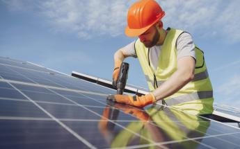Residências com energia solar ultrapassam R$ 60,5 bilhões de investimentos...