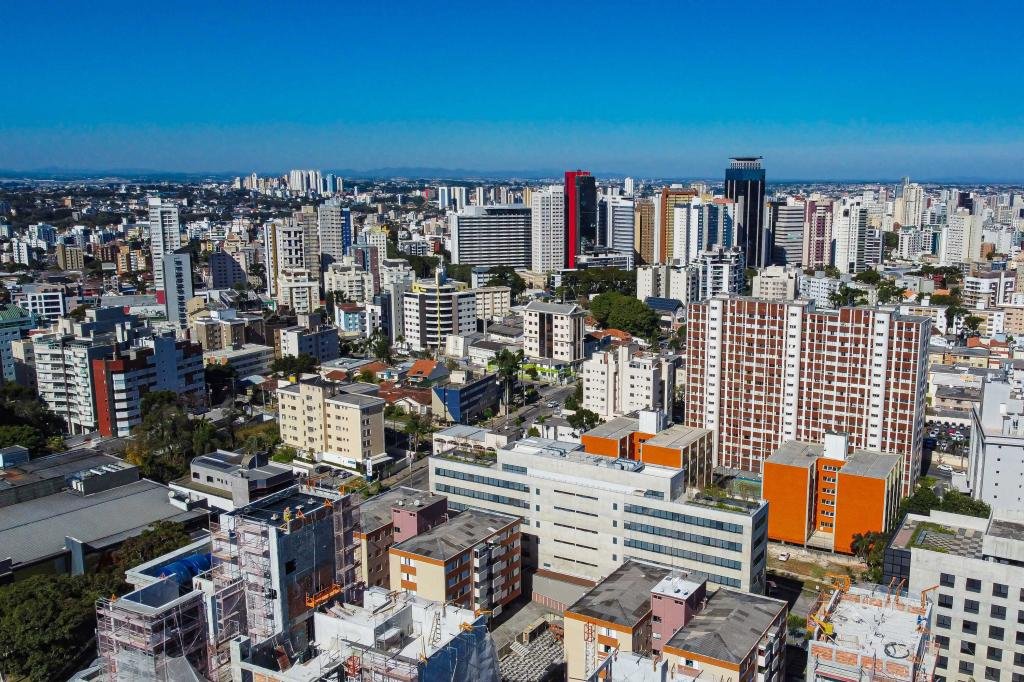 Proporção de moradores em apartamentos quase dobra no Paraná em...
