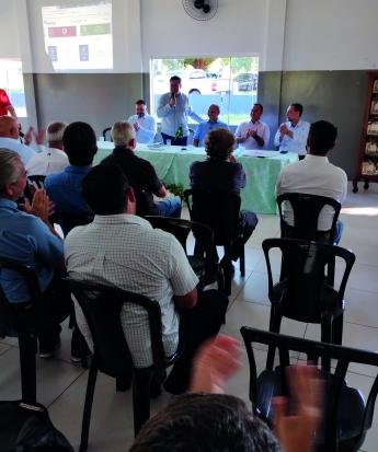 Reuniões da Amusep fortalecem a união entre os prefeitos e...