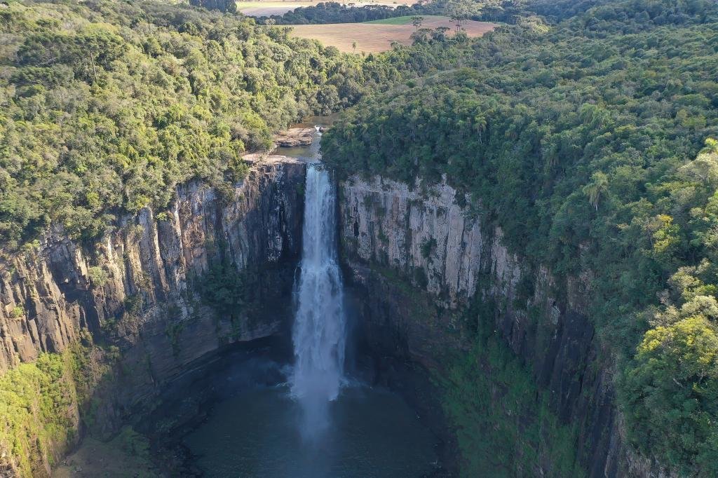 /images/2024/03/parques-estaduais-vao-funcionar-normalmente-durante-todo-o-feriado-de-pascoa.jpg