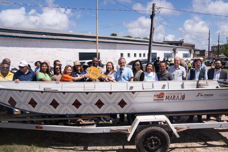 Itaipu doa dez embarcações para combater exploração sexual infantil na ilha de...