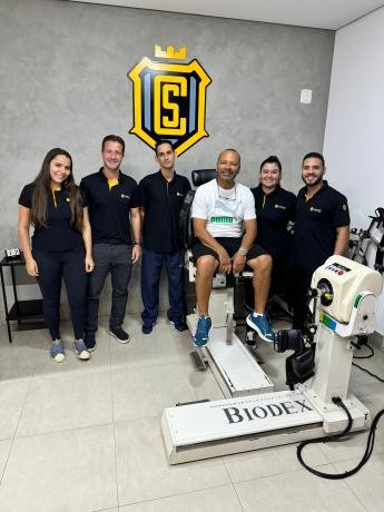 Neymar Pai realiza tratamento fisioterapêutico em clínica de Maringá