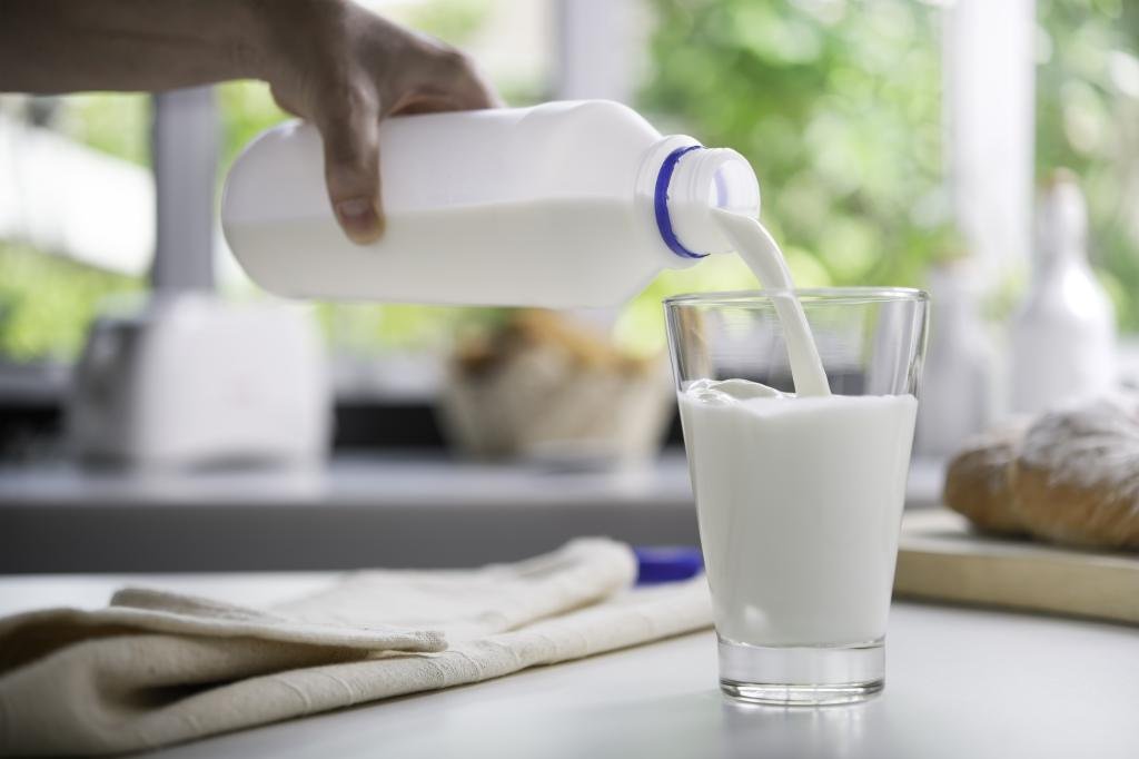 Qual a diferença entre o leite fresco tipo A e o UHT?