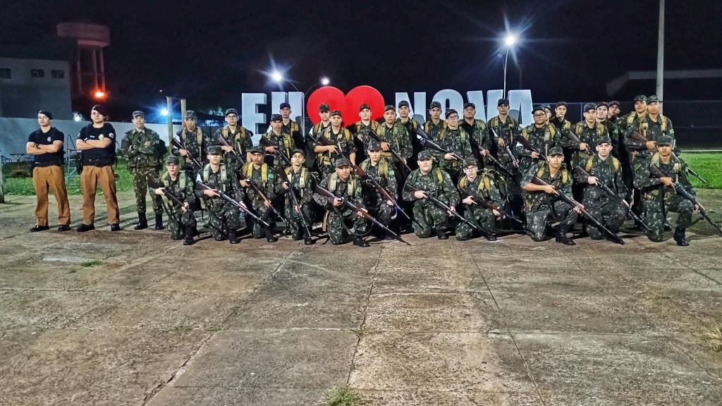 Marcha de 12 km no Programa de Instrução Militar testa...