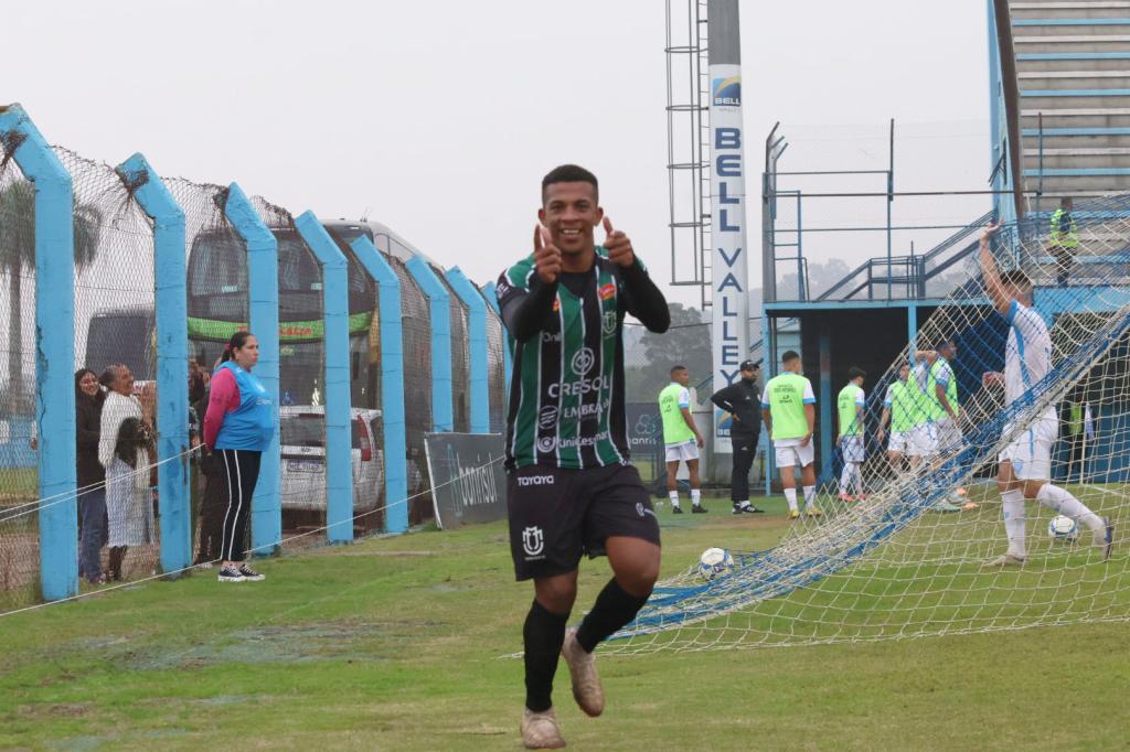 Maringá FC vence o Novo Hamburgo por 4 a...