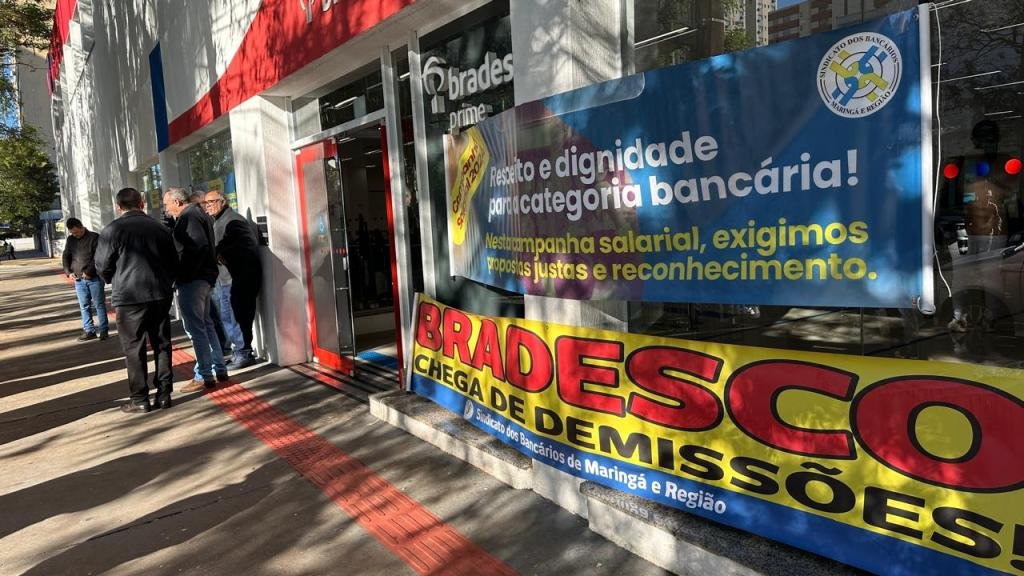 https://jornalnoroeste.com/uploads/images/2024/08/sindicato-dos-bancarios-de-maringa-e-regiao-realiza-protesto-contra-proposta-absurda-da-fenaban-assembleia-nesta-segunda-bg-12016-80778.jpeg