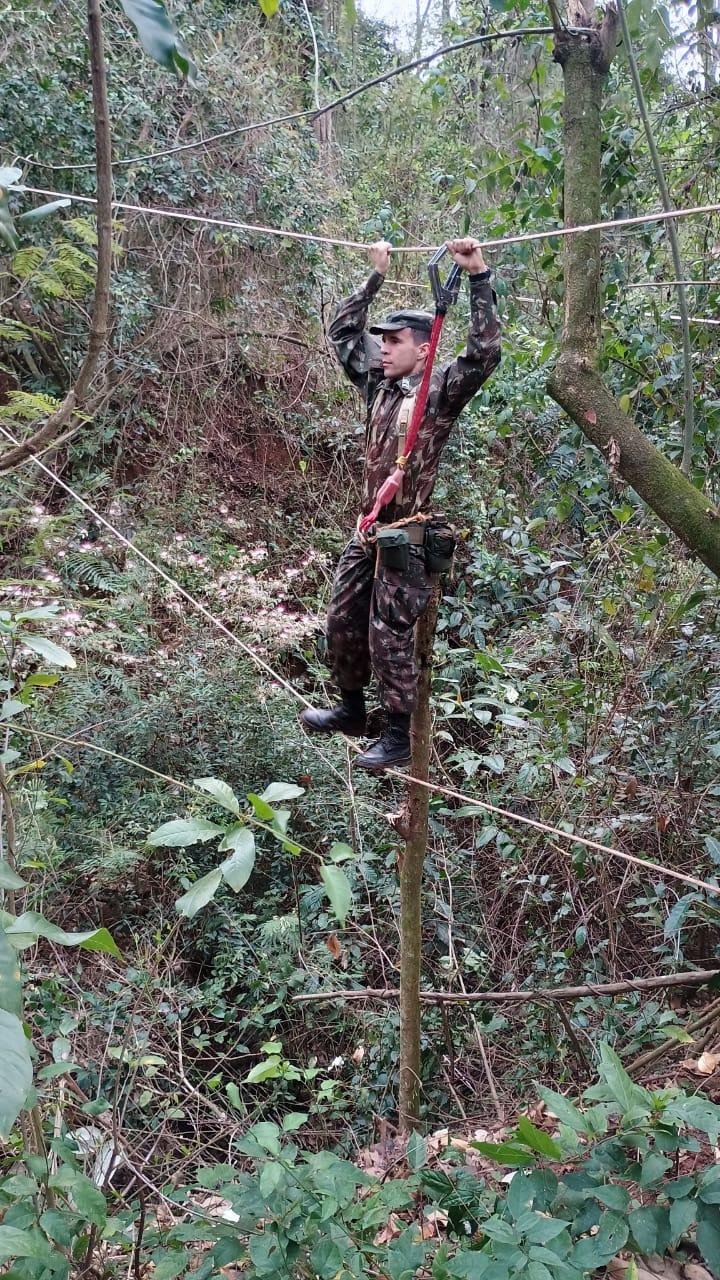 https://jornalnoroeste.com/uploads/images/2024/09/exercicio-no-terreno-tiro-de-guerra-de-nova-esperanca-realiza-treinamento-intenso-com-marcha-simulacoes-e-pratica-de-lideranca-bg-12293-007f1.jpeg