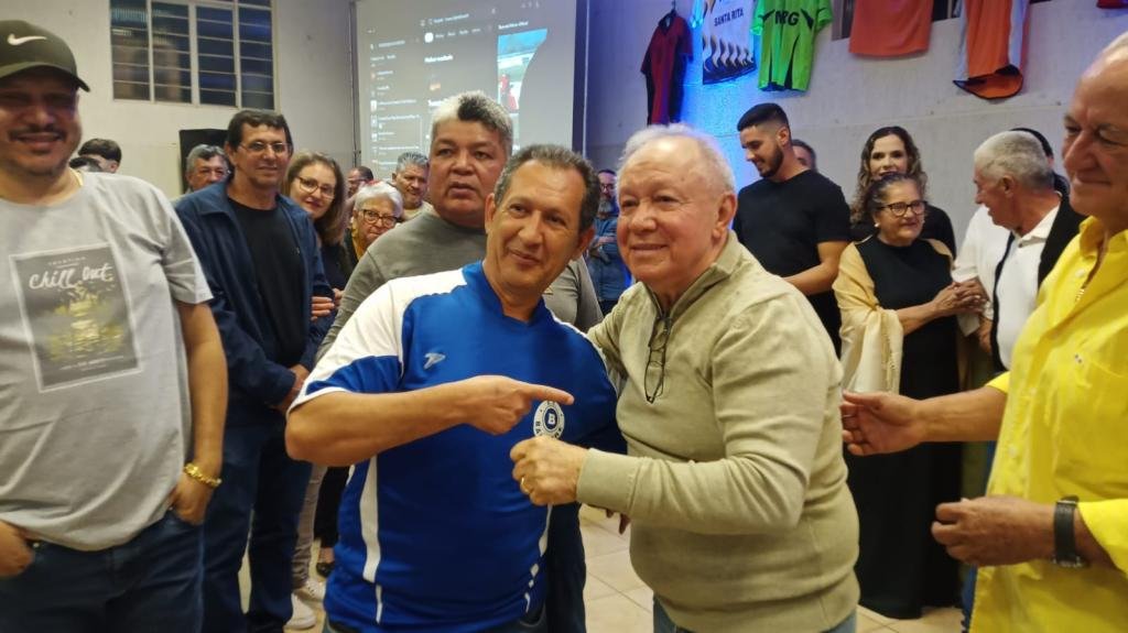 https://jornalnoroeste.com/uploads/images/2024/09/homenagem-emociona-amigos-e-familiares-do-ex-vereador-e-professor-claudio-em-nova-esperanca-bg-12300-83343.jpeg