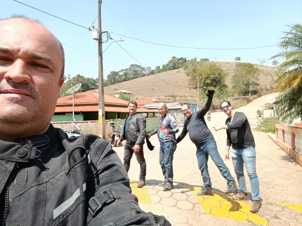 Motociclistas de Nova Esperança realizam ação social durante viagem rumo a Aparecida...