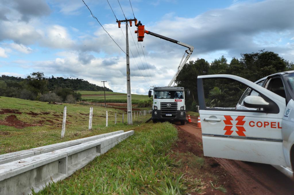 Com 3,1 mil km de redes, Paraná Trifásico transforma infraestrutura...