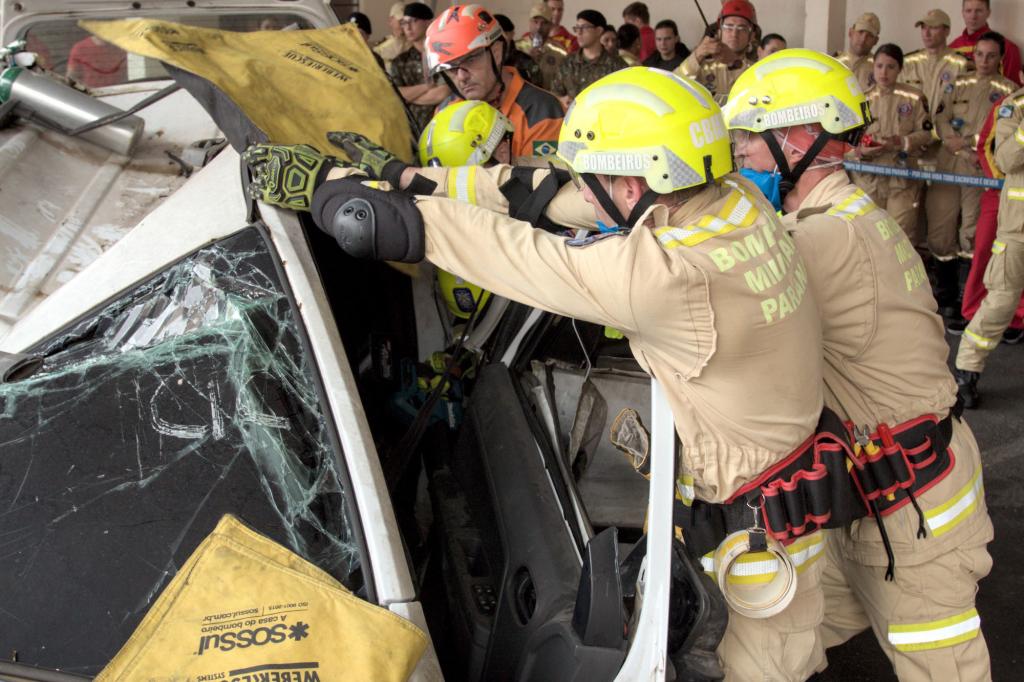 Equipe do Corpo de Bombeiros de Cascavel vence desafio estadual...