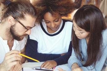 Escolas e universidades particulares começam a informar os reajustes das...