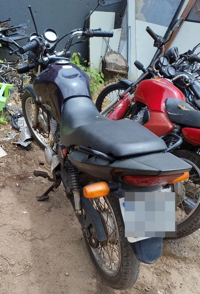 Motocicleta furtada é recuperada pela Polícia Militar em Nova Esperança
