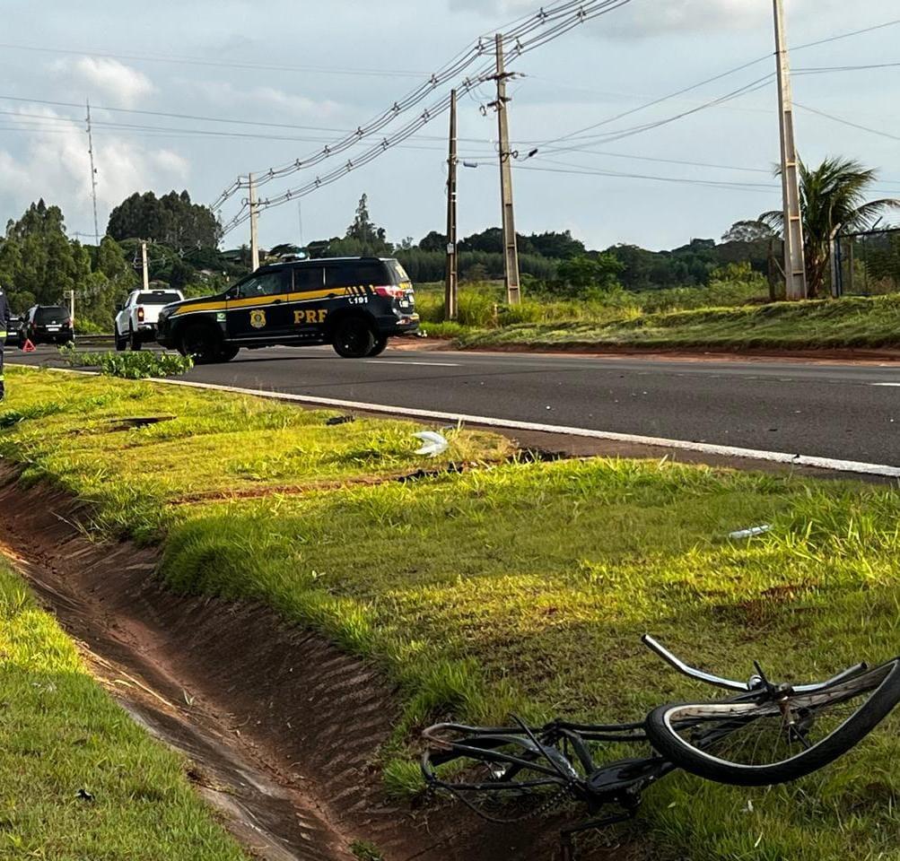 Ciclista morre após ser atropelado na BR-376 em Nova Esperança