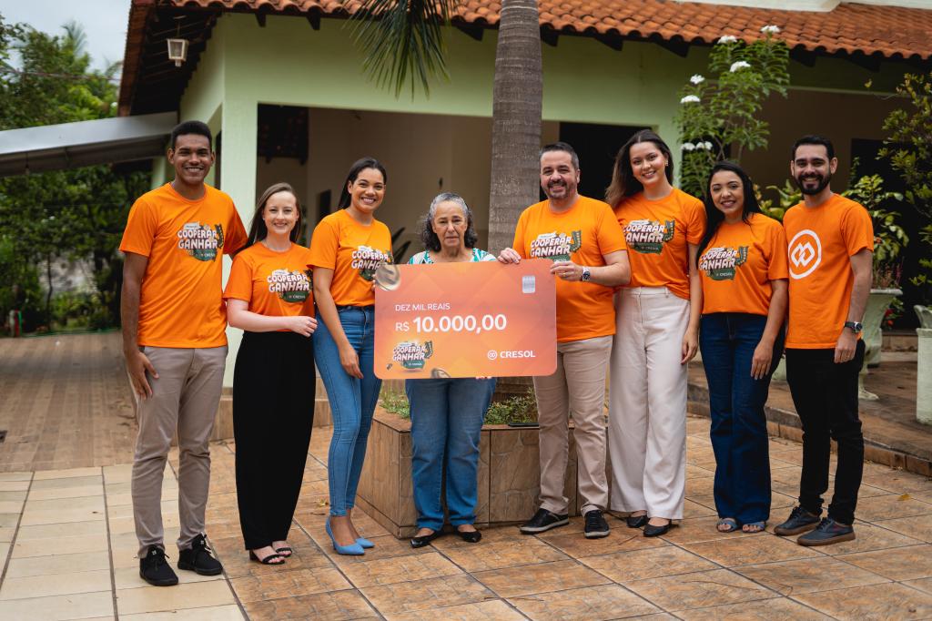 Cresol Pioneira entrega prêmio de R$10 mil em Paranavaí