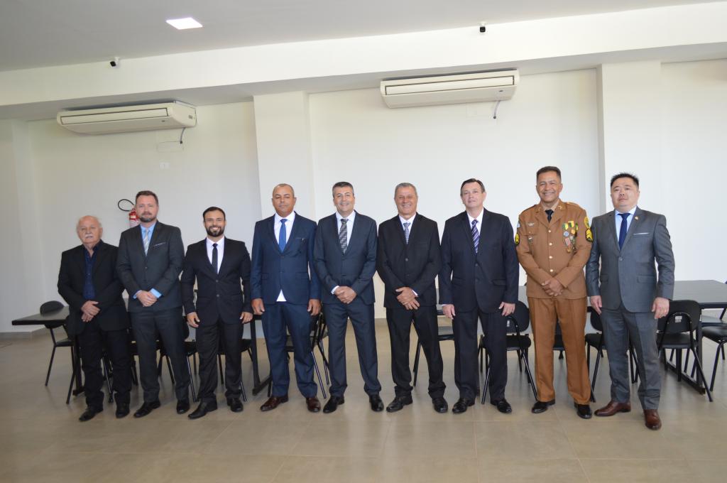 Nova Esperança dá início à nova legislatura com posse de...