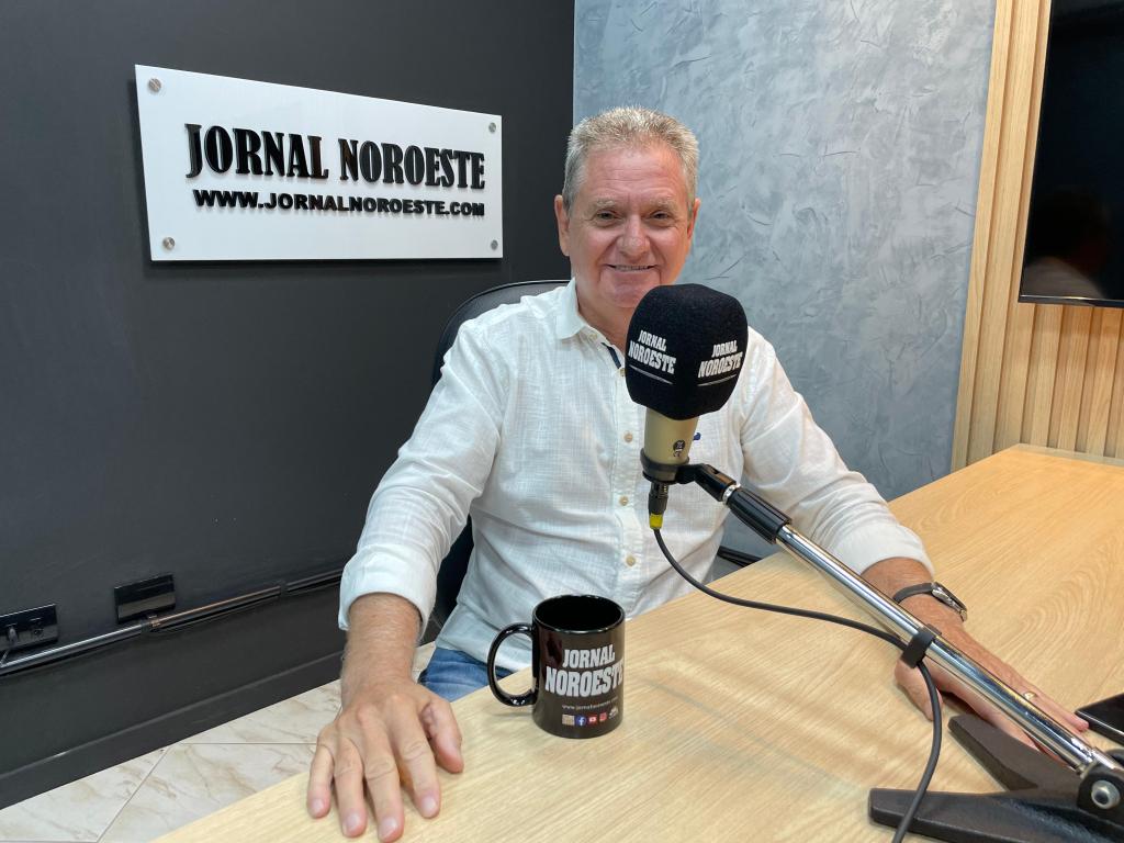 Prefeito Eduardo Pasquini aborda, no Norocast desta terça, o asfaltamento da estrada...