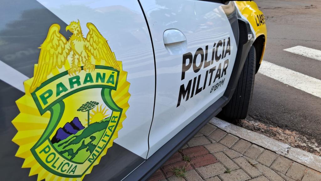 PM prende homem com mandado de prisão após abordagem no...