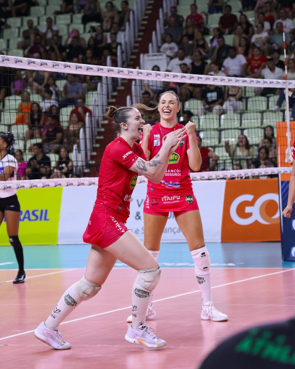 https://jornalnoroeste.com/uploads/images/2025/03/unilife-maringa-faz-historia-e-joga-os-playoffs-da-superliga-feminina-de-volei-bg-13718-d0997.jpeg