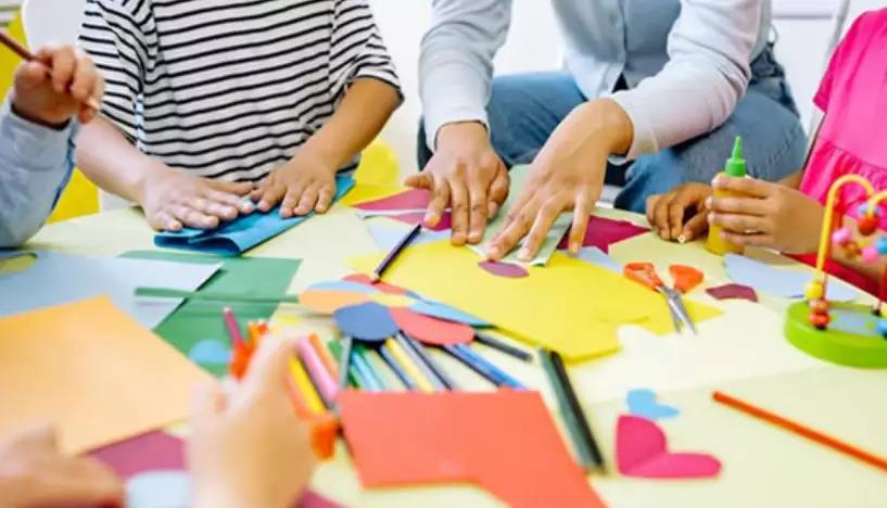 Escolas públicas e privadas não podem recusar matrícula de alunos...