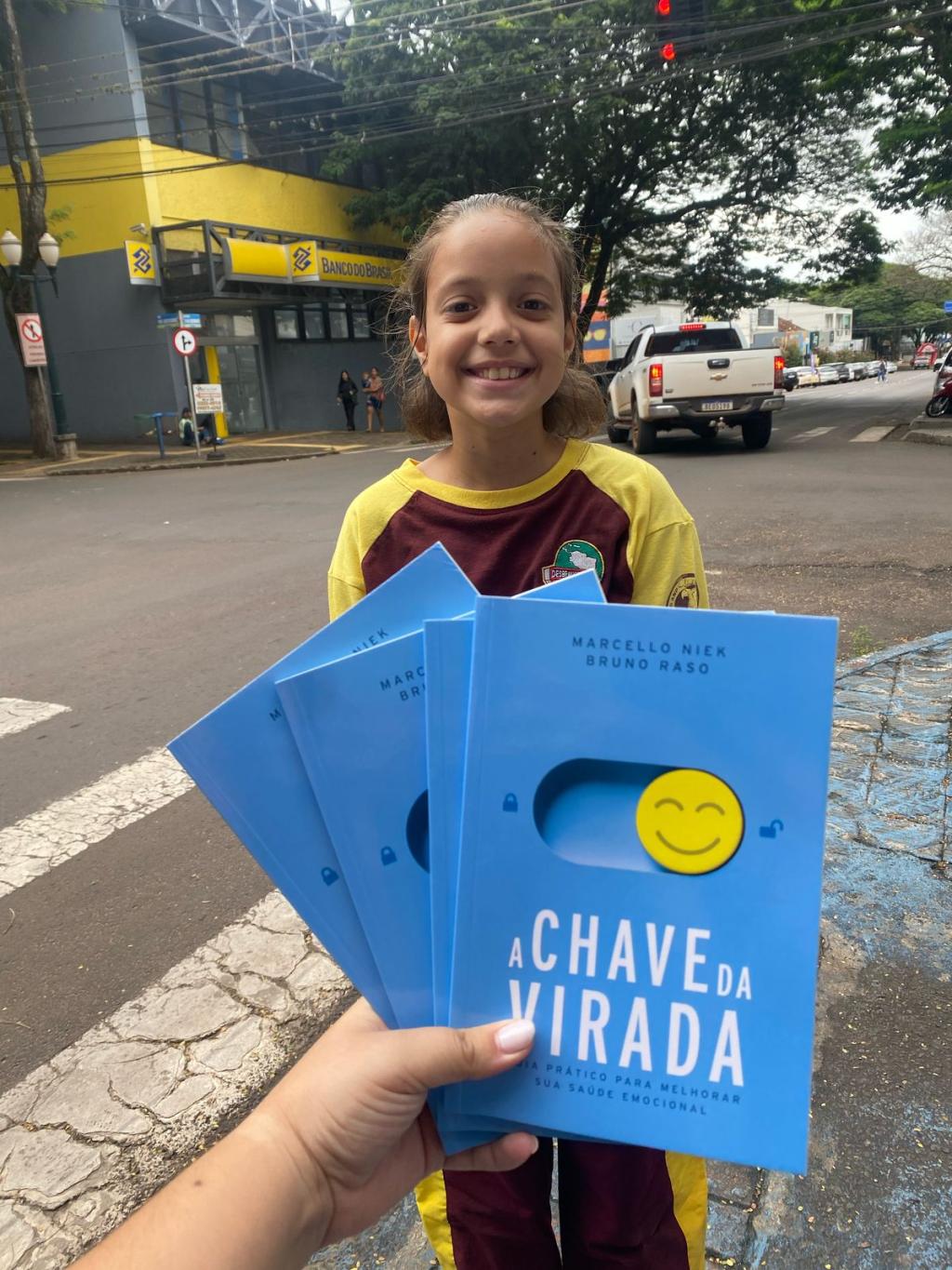 https://jornalnoroeste.com/uploads/images/2025/04/impacto-esperanca-2025-distribui-livro-sobre-saude-emocional-na-regiao-central-de-nova-esperanca-bg-14032-12ff7.jpeg