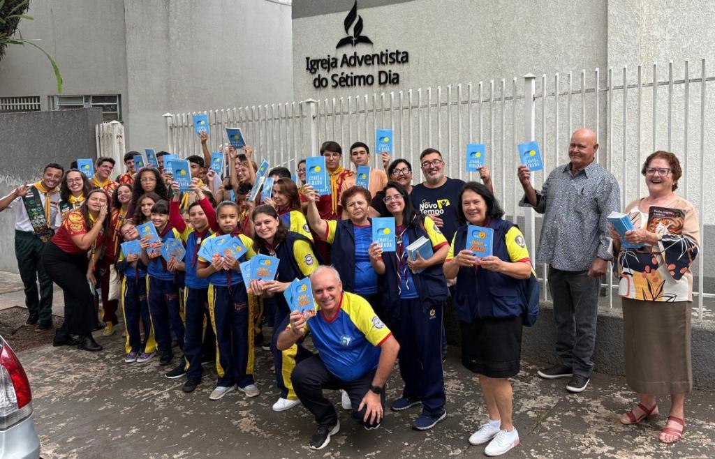 https://jornalnoroeste.com/uploads/images/2025/04/impacto-esperanca-2025-distribui-livro-sobre-saude-emocional-na-regiao-central-de-nova-esperanca-bg-14032-82e21.jpeg