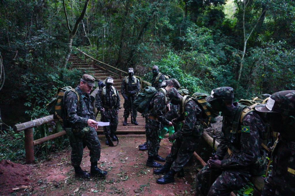 Curso de Formação Cabos do Tiro de Guerra de Nova Esperança realiza...
