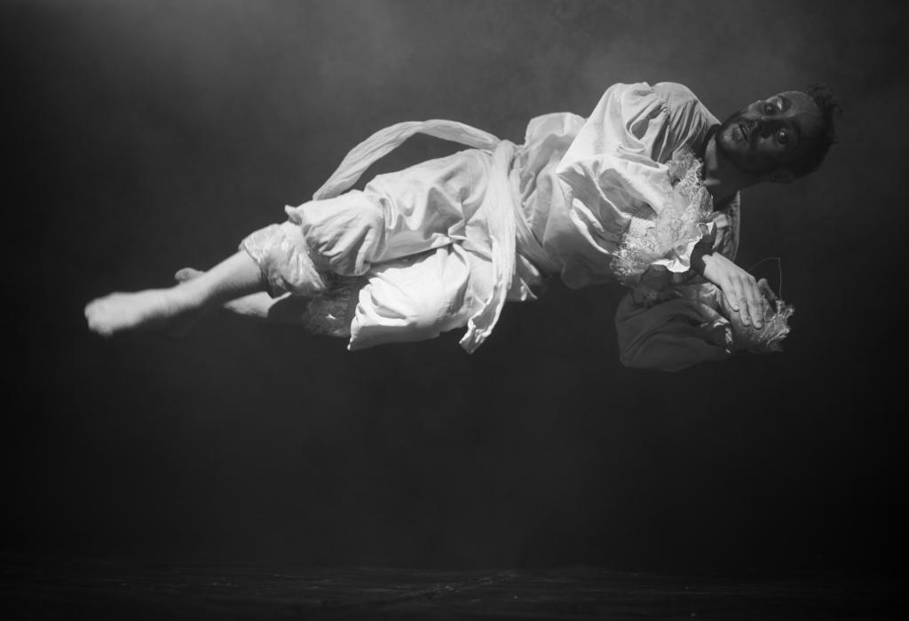 https://jornalnoroeste.com/uploads/images/2025/05/sucesso-de-publico-em-2023-espetaculo-de-danca-myrtha-retorna-com-segunda-temporada-gratuita-em-cinco-cidades-do-parana-bg-14156-99b01.jpeg