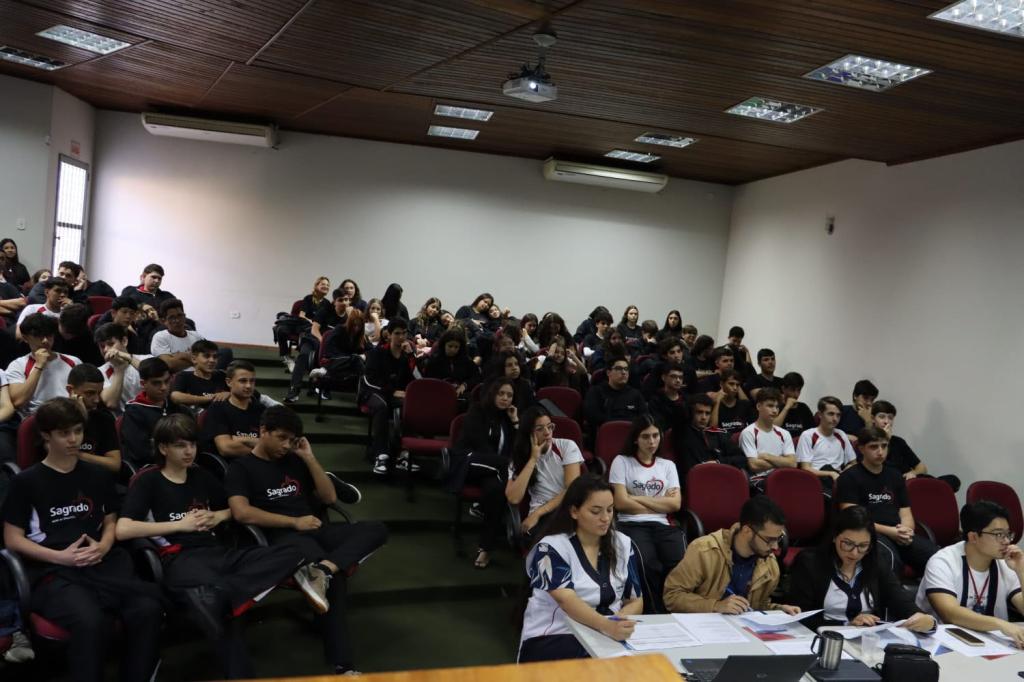 Educandos do Novo Ensino Médio apresentam projetos interdisciplinares na ACINE