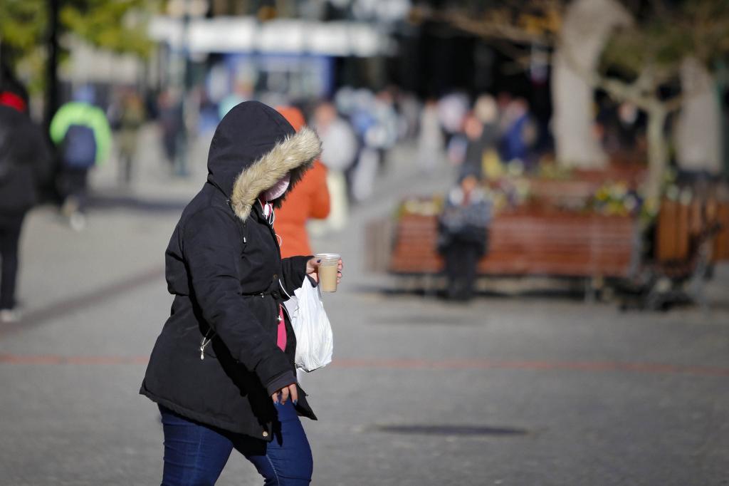 Frente fria avança, mantém tempo nublado e temperaturas baixas