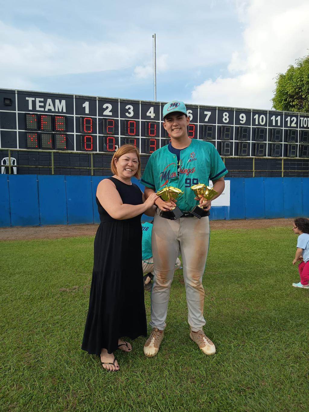 Jovem de Nova Esperança embarca para torneio internacional de beisebol...