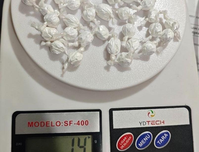 Drogas e máquinas caça-níqueis são apreendidas em ação conjunta das...