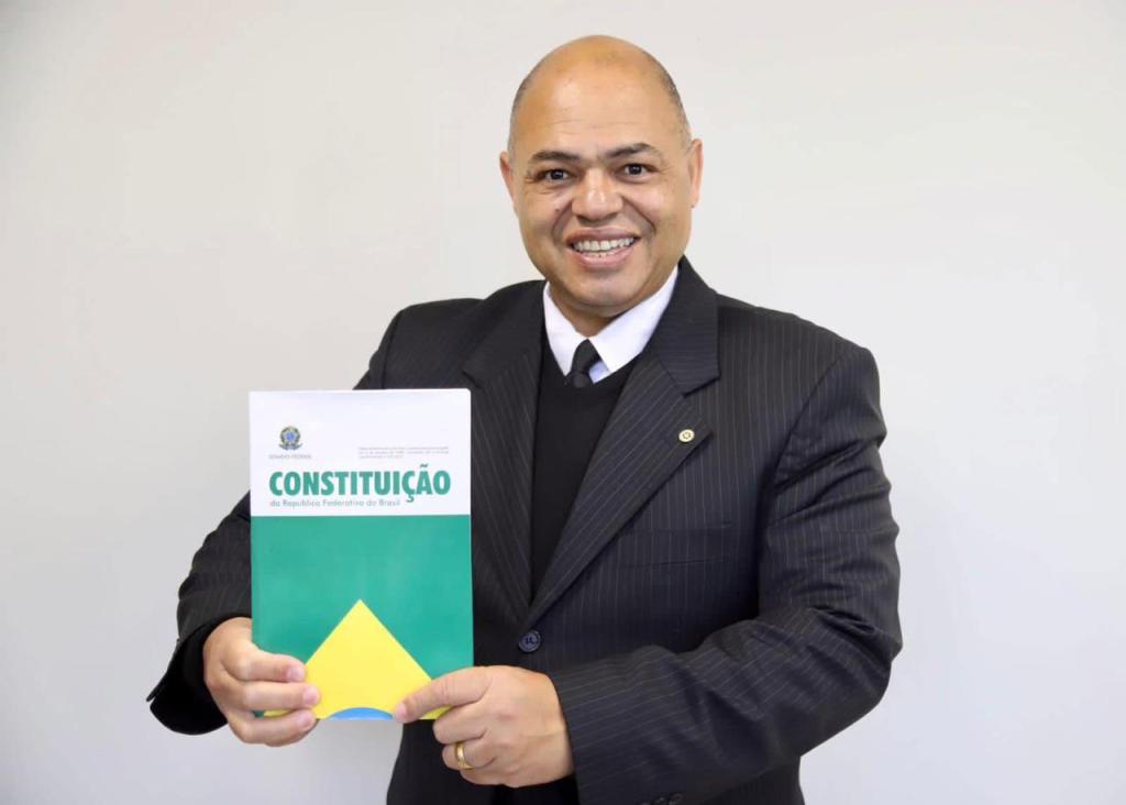 Nas eleições de 2026 o Paraná terá mais dois deputados,...