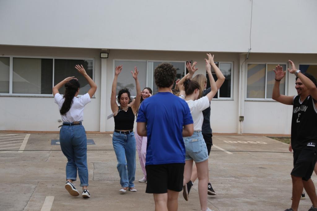 https://jornalnoroeste.com/uploads/images/2025/08/gira-cultura-uem-promove-oficina-gratuita-de-jogos-teatrais-em-cianorte-bg-14781-2917d.jpeg