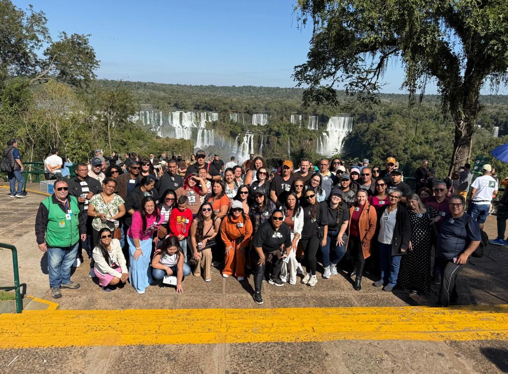 Prefeitura de Santa Fé leva grupo evangélico a Foz do...
