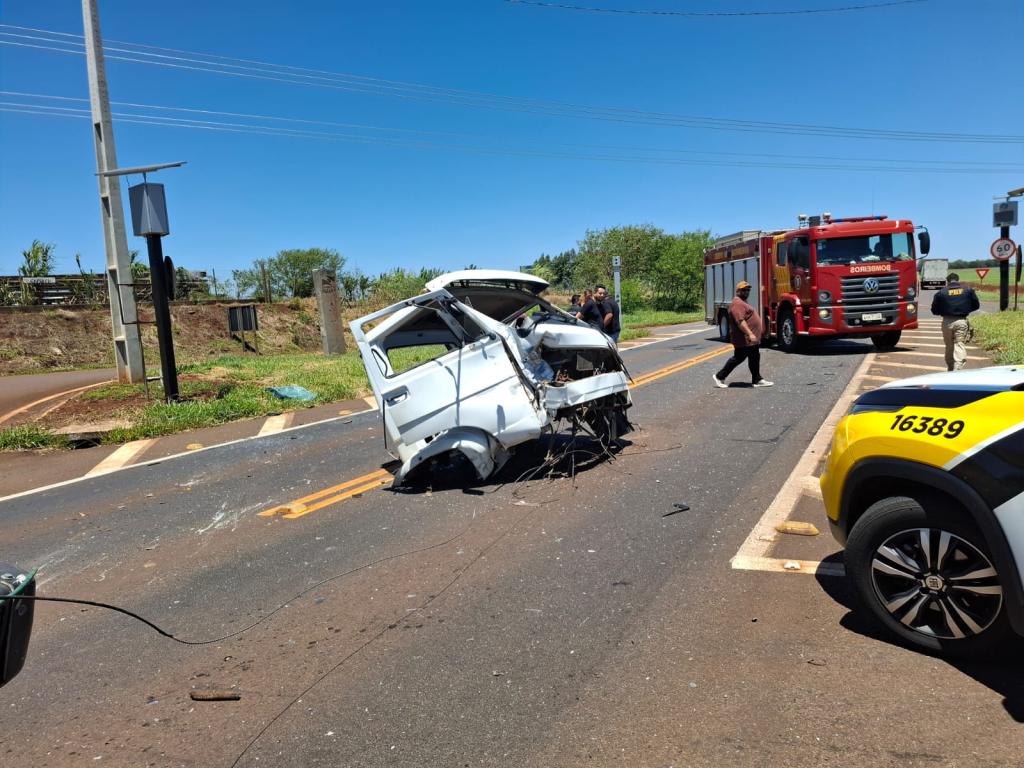 Acidente entre caminhões deixa um motorista ferido na PR-158, em...