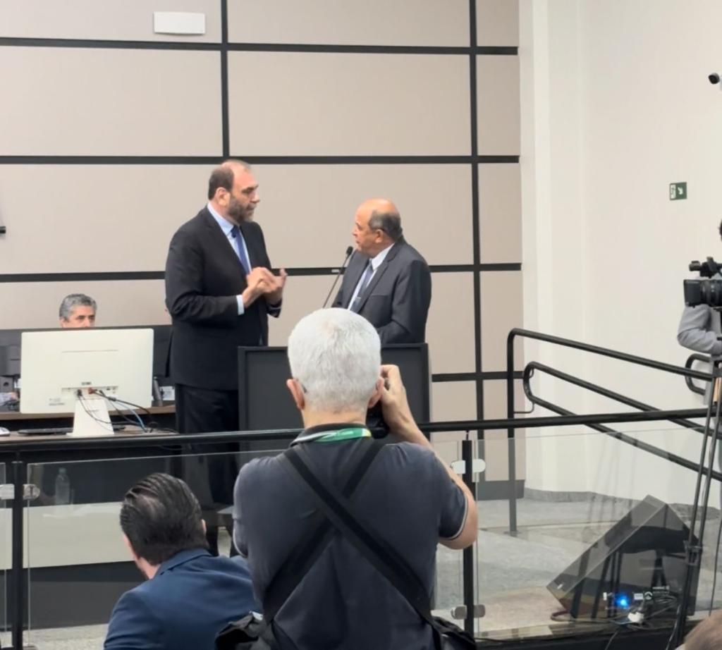 Mario Verri pede nulidade de sessão que aprovou aumento de...