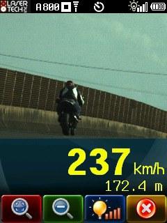PRF flagra motociclista a 237 km/h no Paraná
