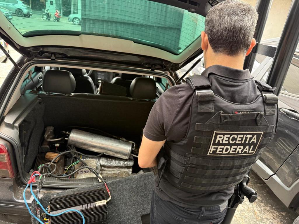 Receita Federal intercepta veículo com 81 kg de haxixe em Paiçandu