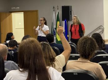 Comunidade debate modelo cívico-militar e votação prossegue nesta terça (18)