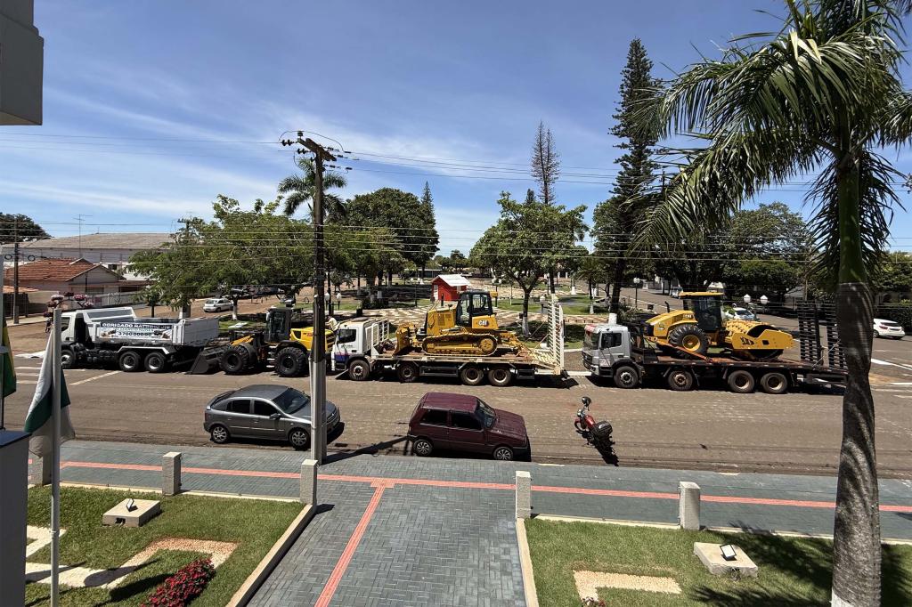 Floraí compra maquinários para melhorar estradas rurais; aporte integra pacote...