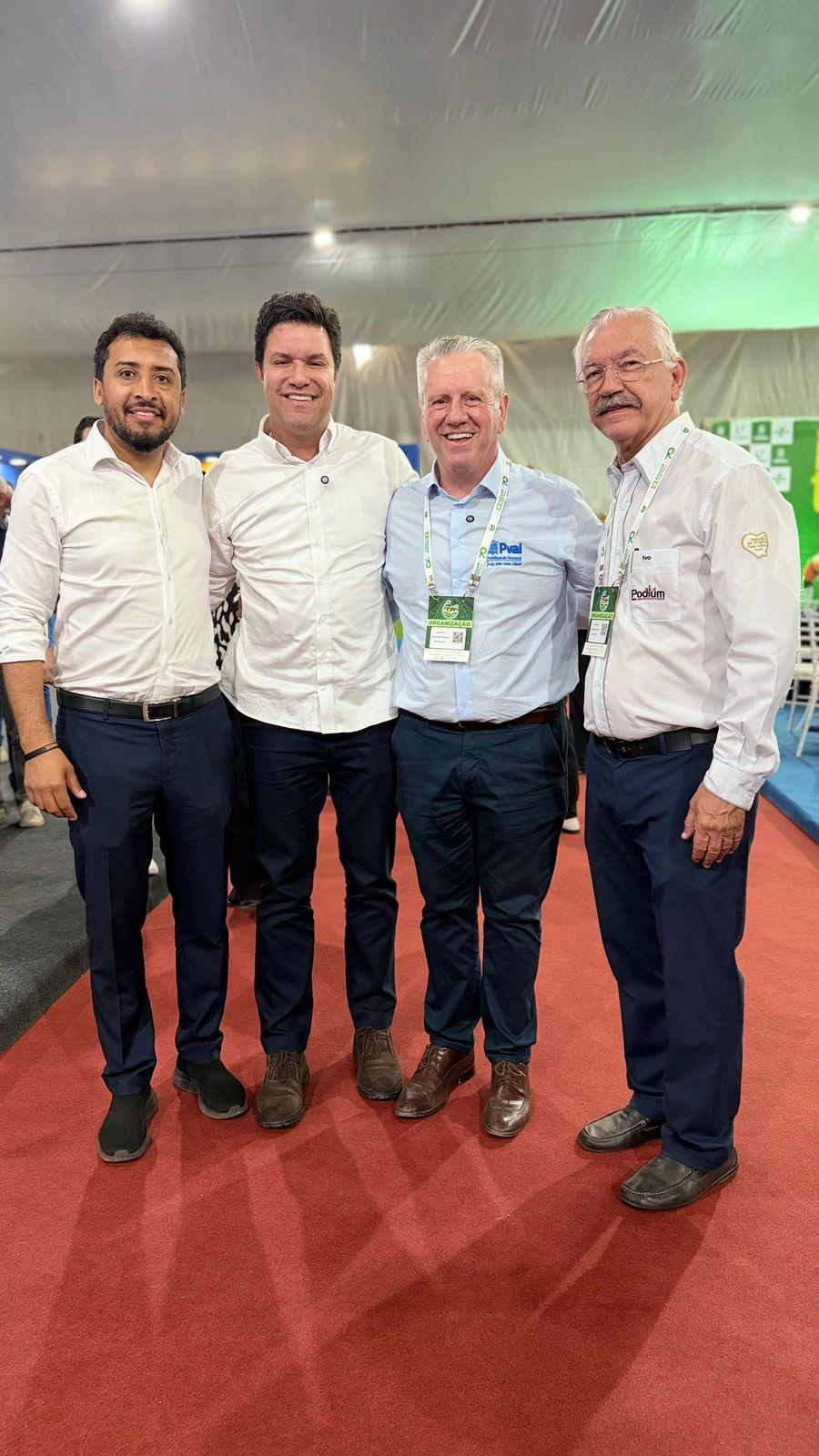 Guto Silva visita Feira Internacional da Mandioca em Paranavaí