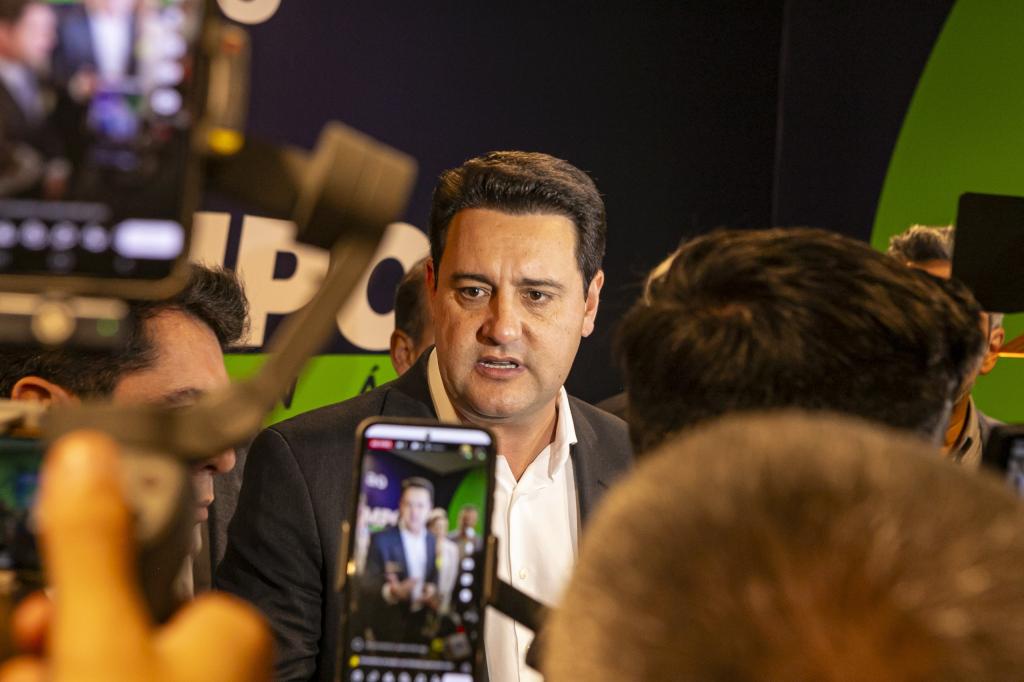 Ratinho Junior cresce e vence Lula em 2º turno em...