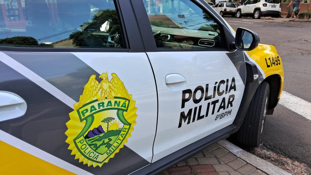 Suspeitos em Audi preto furtam caminhonete Fiat Strada em Nova...