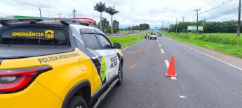 Objeto na pista causa colisão traseira na PR-317 em Maringá